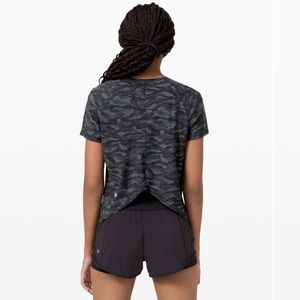 Lightly worn lululemon rise and run short sleeve